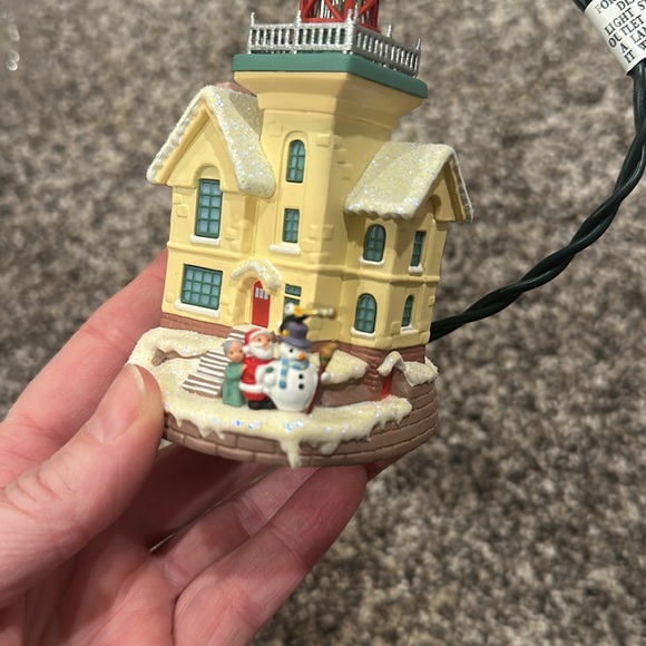 Hallmark Lighthouse Greetings ornament - Picture 4 of 5